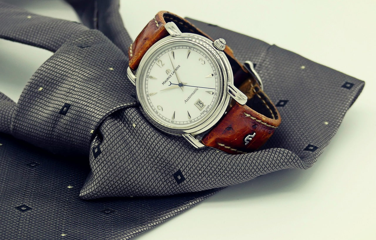 Do You Have to Wind a Quartz Watch?